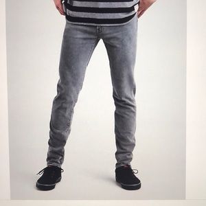 NWT Levi’s Mens grey stretch skinny jeans 32-32